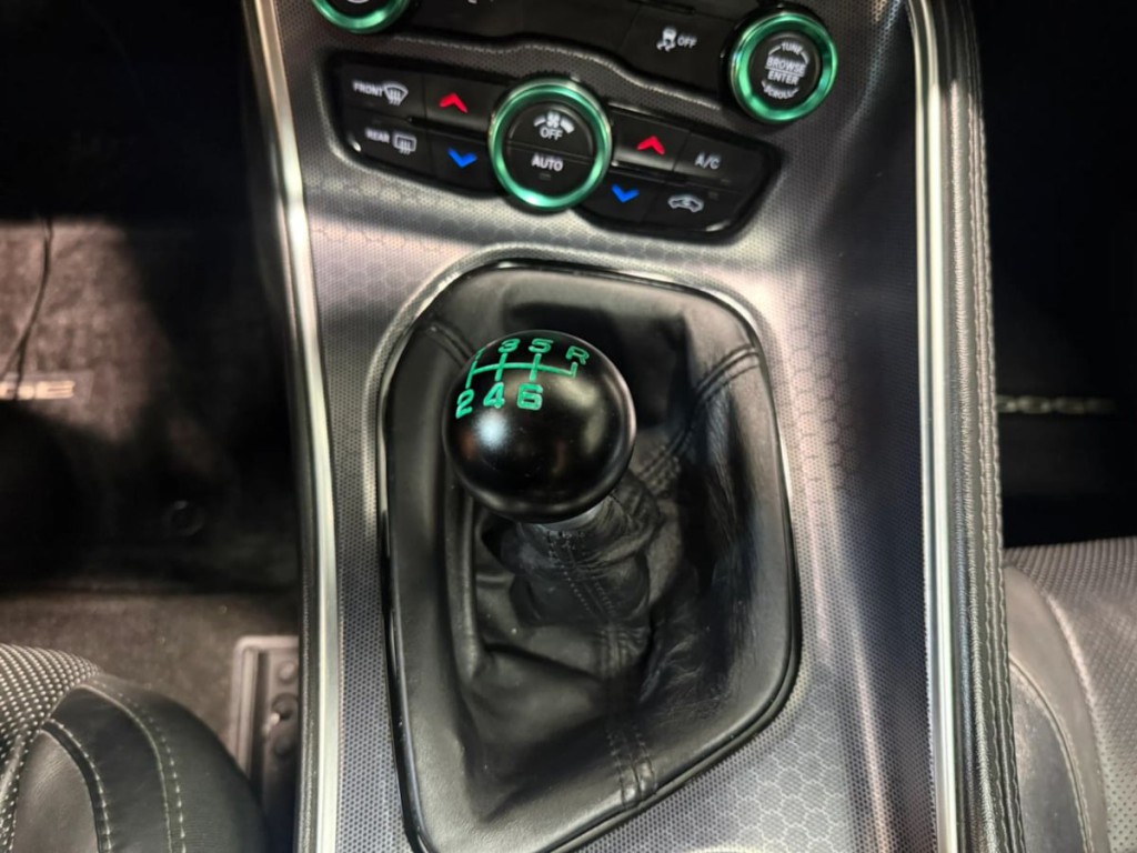 2015 Dodge Challenger Image 20