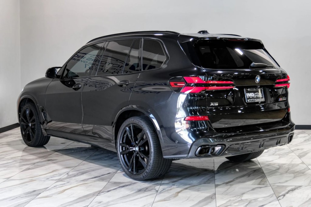 2024 BMW X5 Image 12