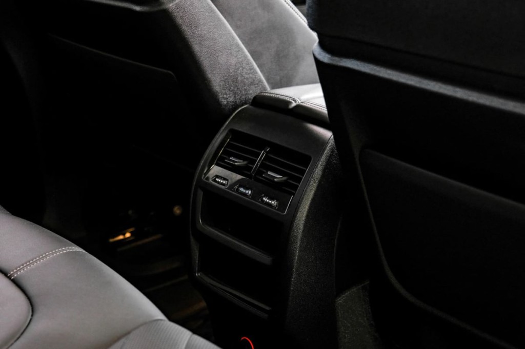 2024 BMW X5 Image 46