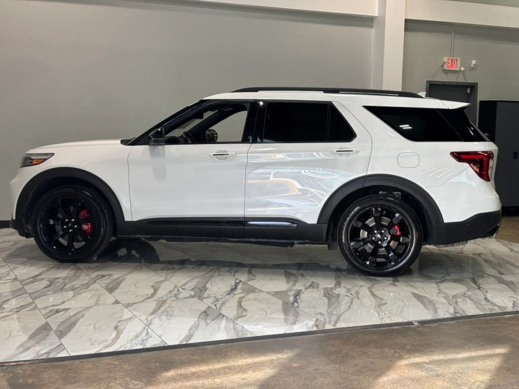2021 Ford Explorer Image 9