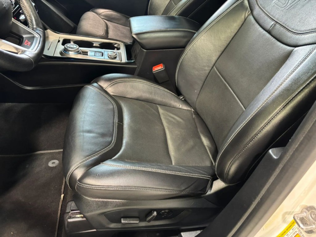 2021 Ford Explorer Image 24