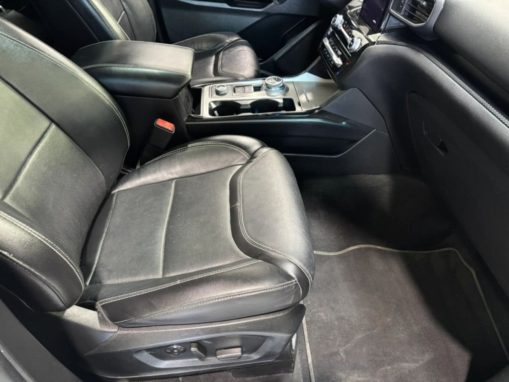 2021 Ford Explorer Image 31