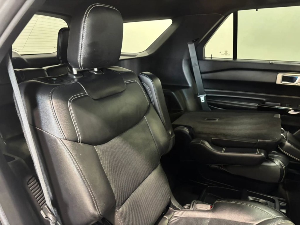 2021 Ford Explorer Image 32