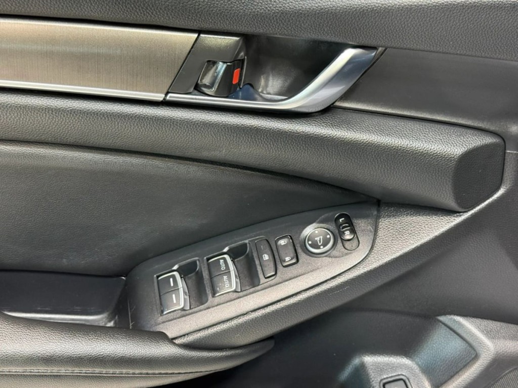 2020 Honda Accord Image 11