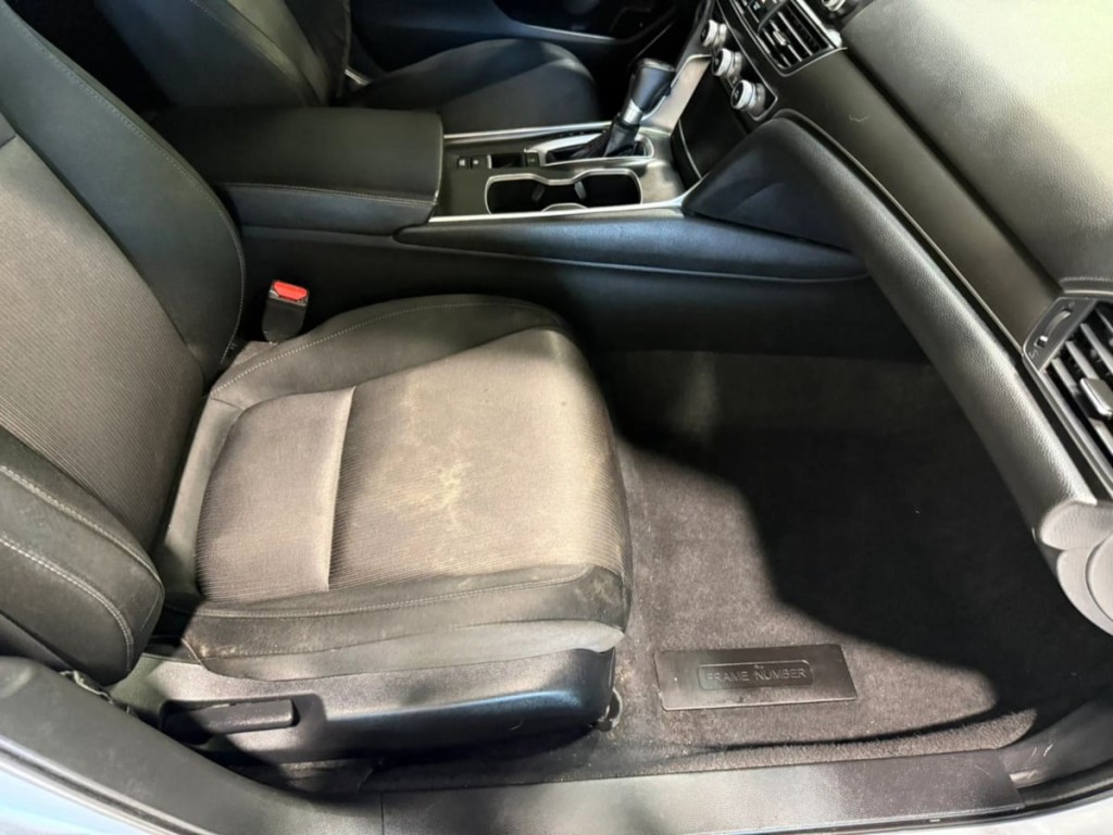 2020 Honda Accord Image 25