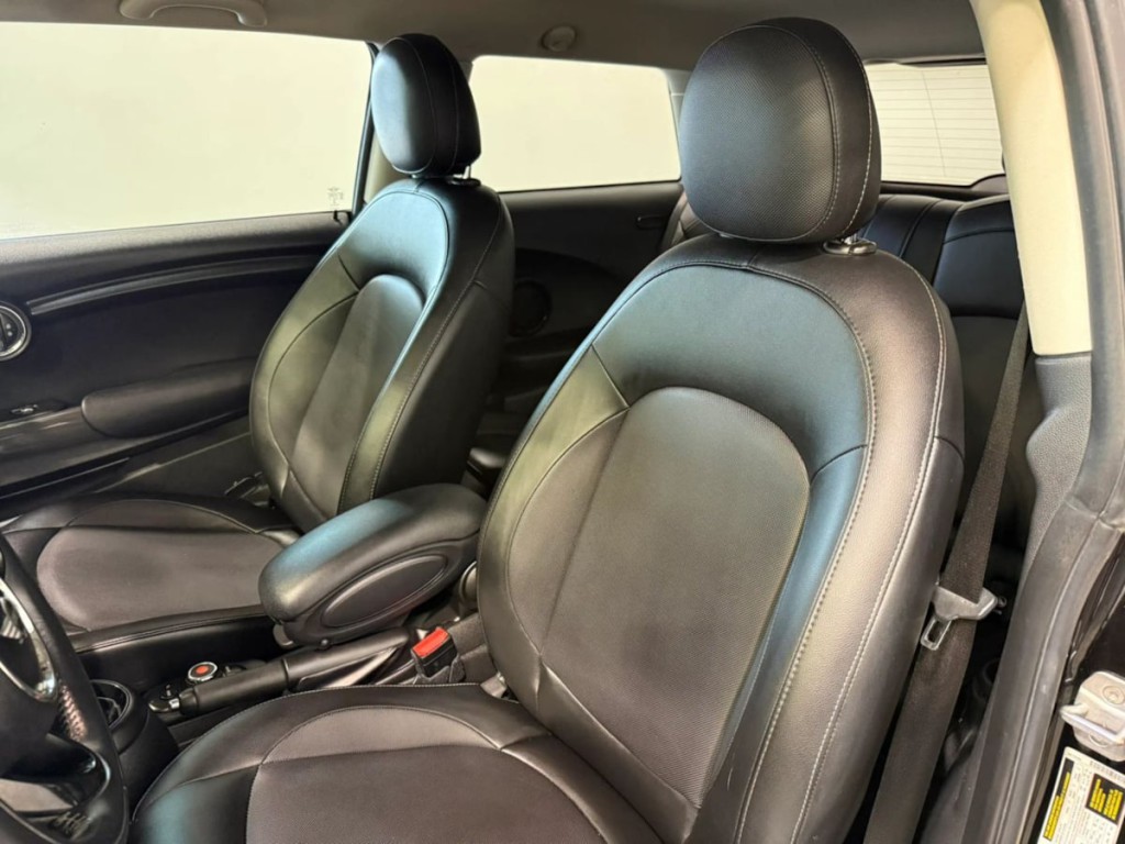 2018 MINI Cooper Image 21