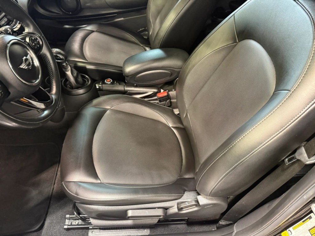 2018 MINI Cooper Image 22