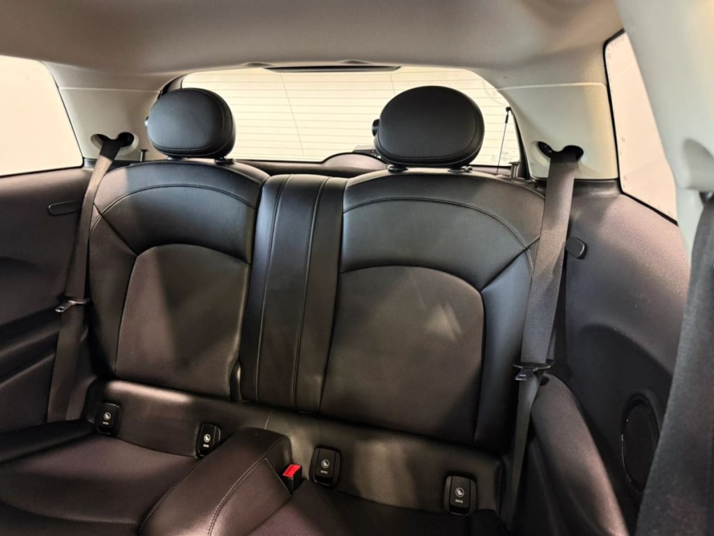 2018 MINI Cooper Image 23