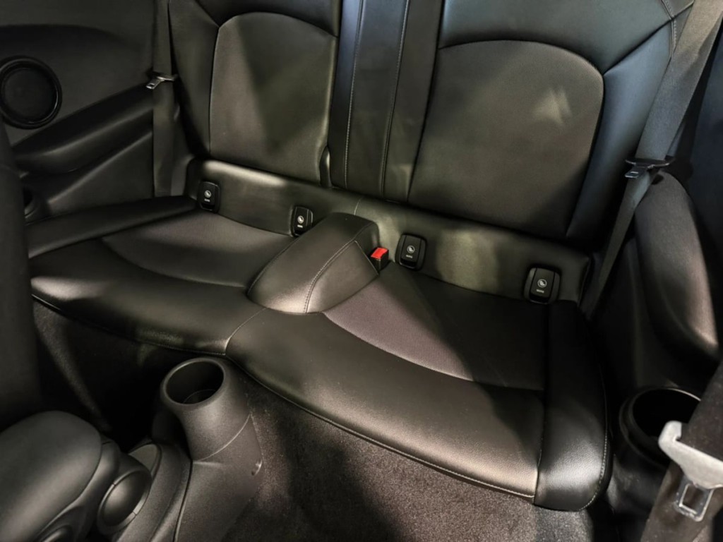 2018 MINI Cooper Image 24