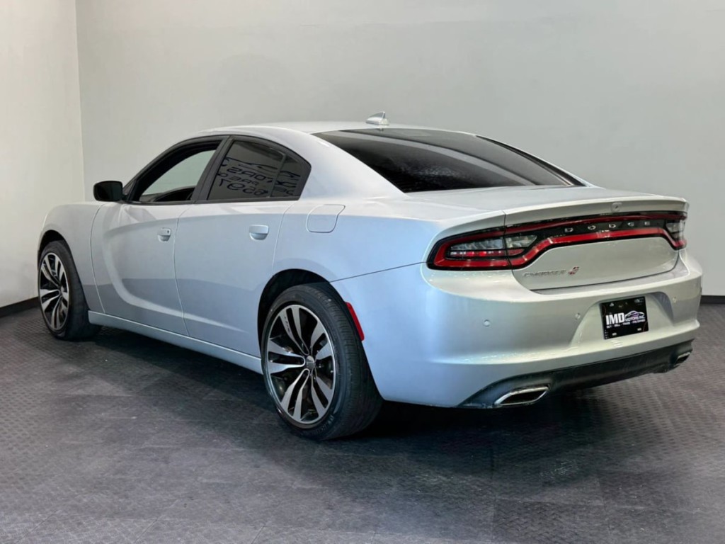2022 Dodge Charger Image 8