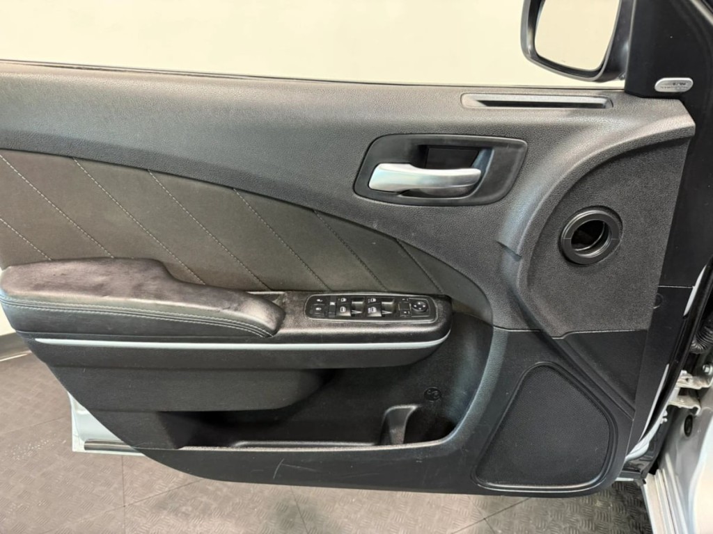 2022 Dodge Charger Image 10