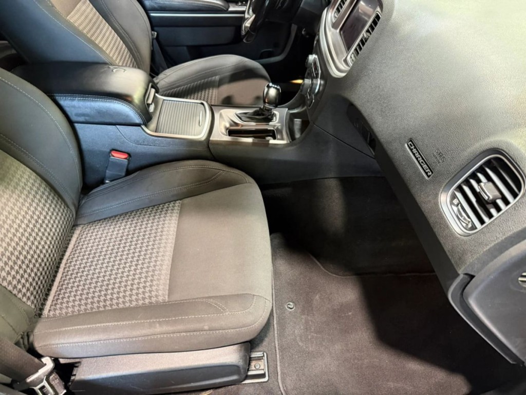 2022 Dodge Charger Image 25