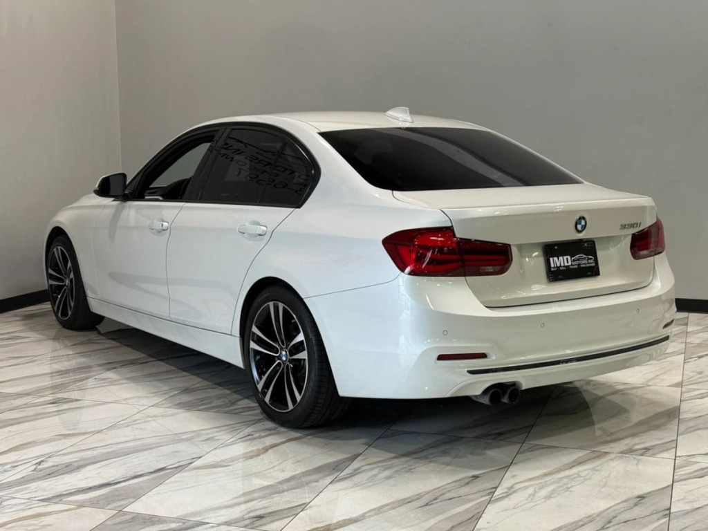 2018 BMW 3 Series Image 5