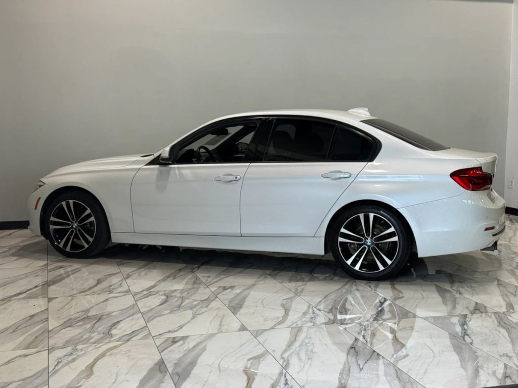 2018 BMW 3 Series Image 6