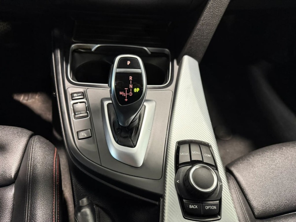 2018 BMW 3 Series Image 18