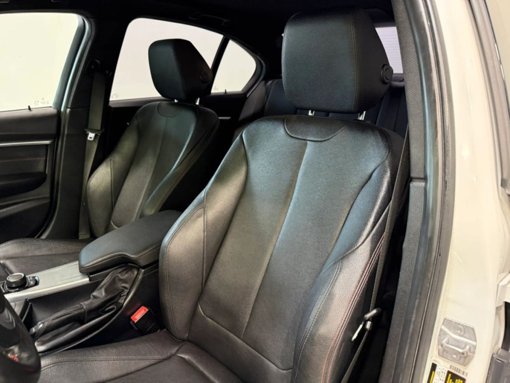 2018 BMW 3 Series Image 19