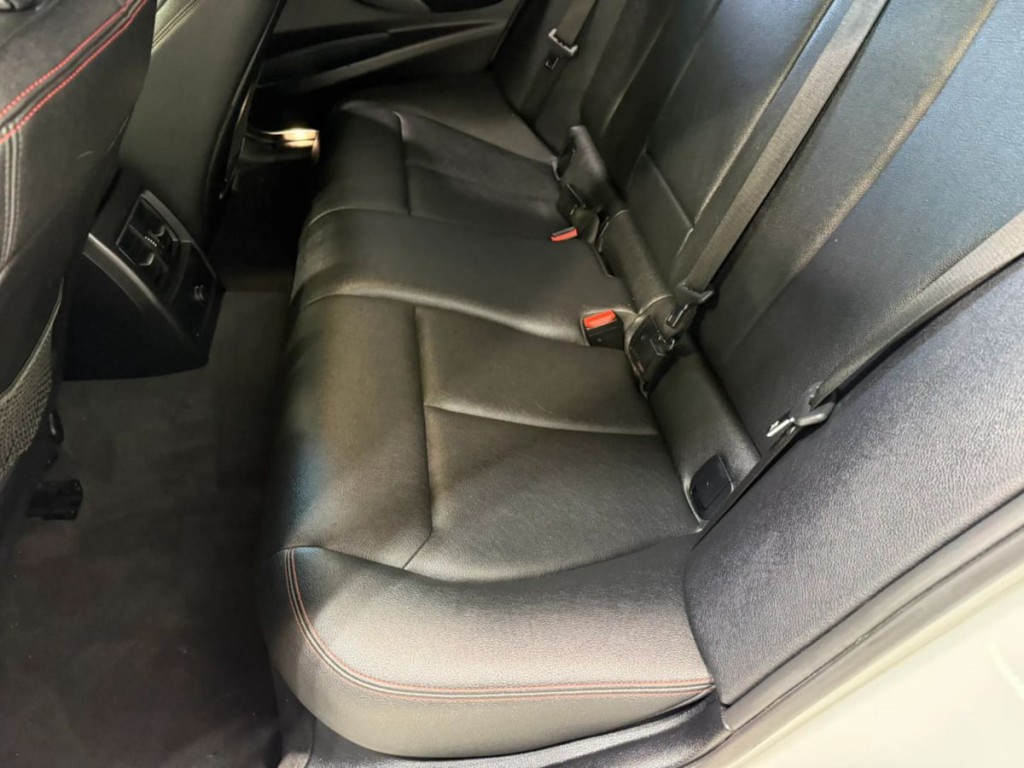 2018 BMW 3 Series Image 21