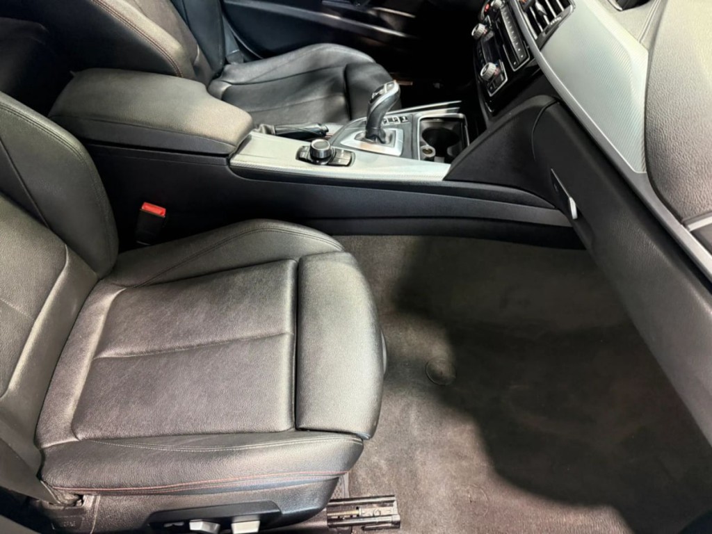 2018 BMW 3 Series Image 23