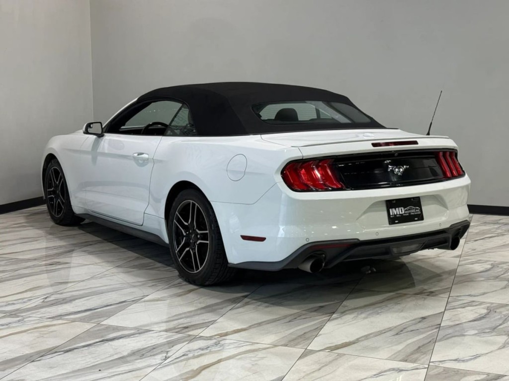 2019 Ford Mustang Image 8