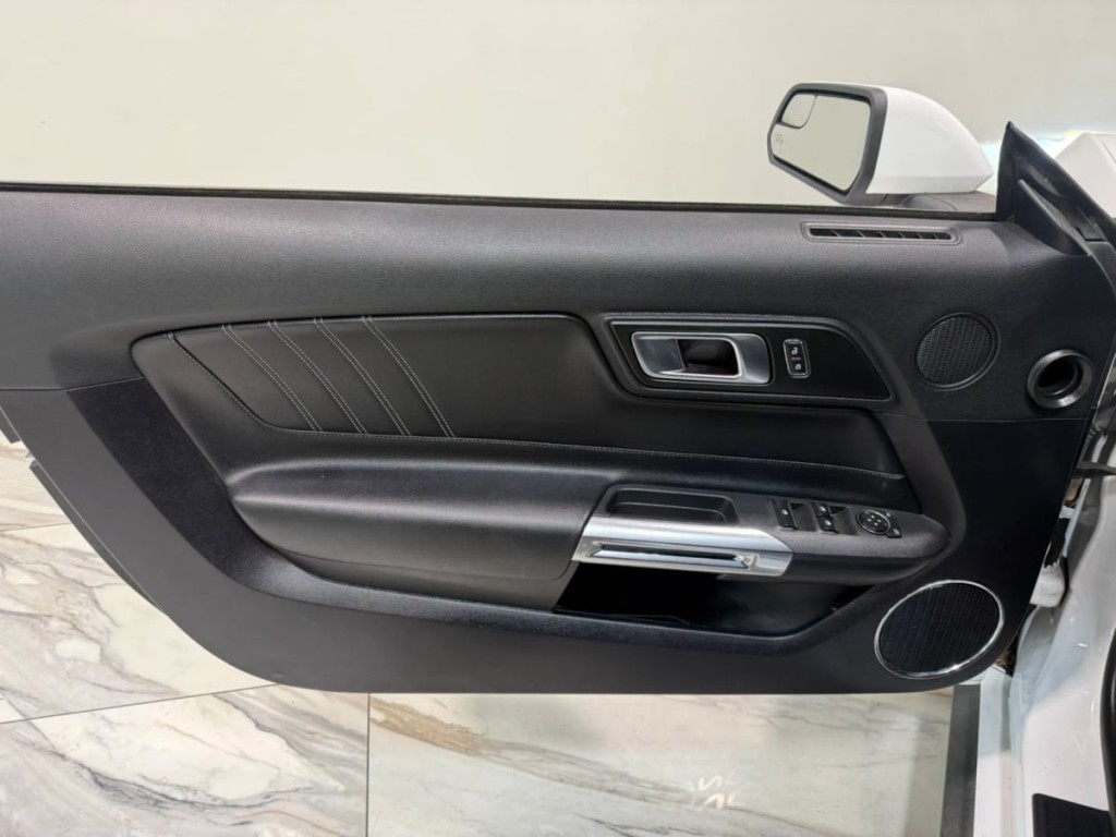 2019 Ford Mustang Image 11