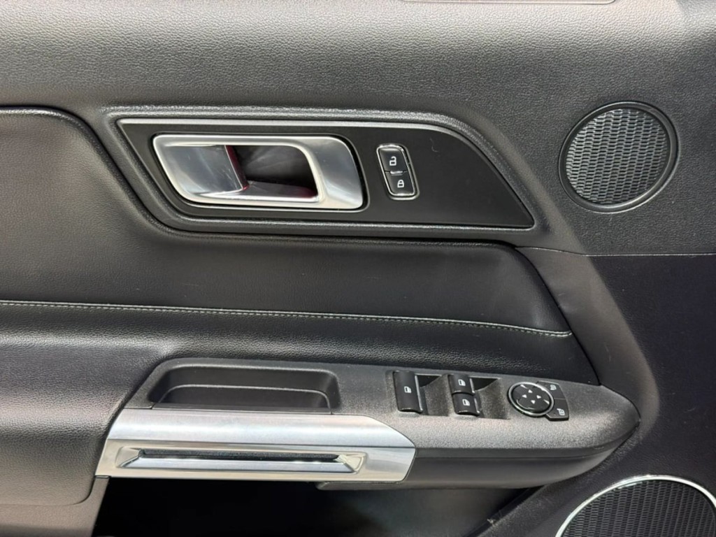 2019 Ford Mustang Image 12