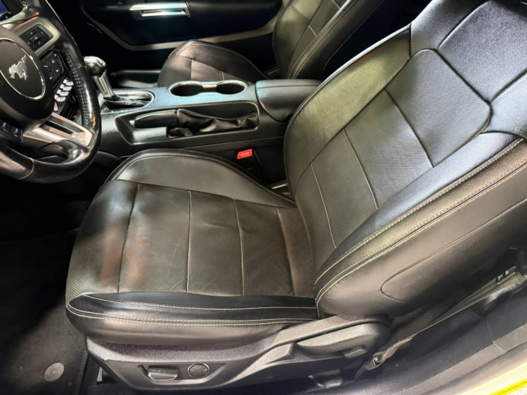 2019 Ford Mustang Image 23