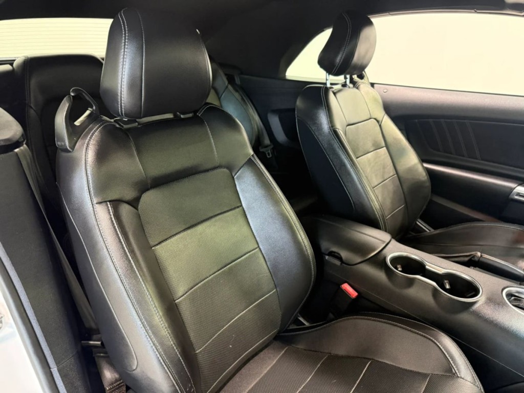 2019 Ford Mustang Image 26