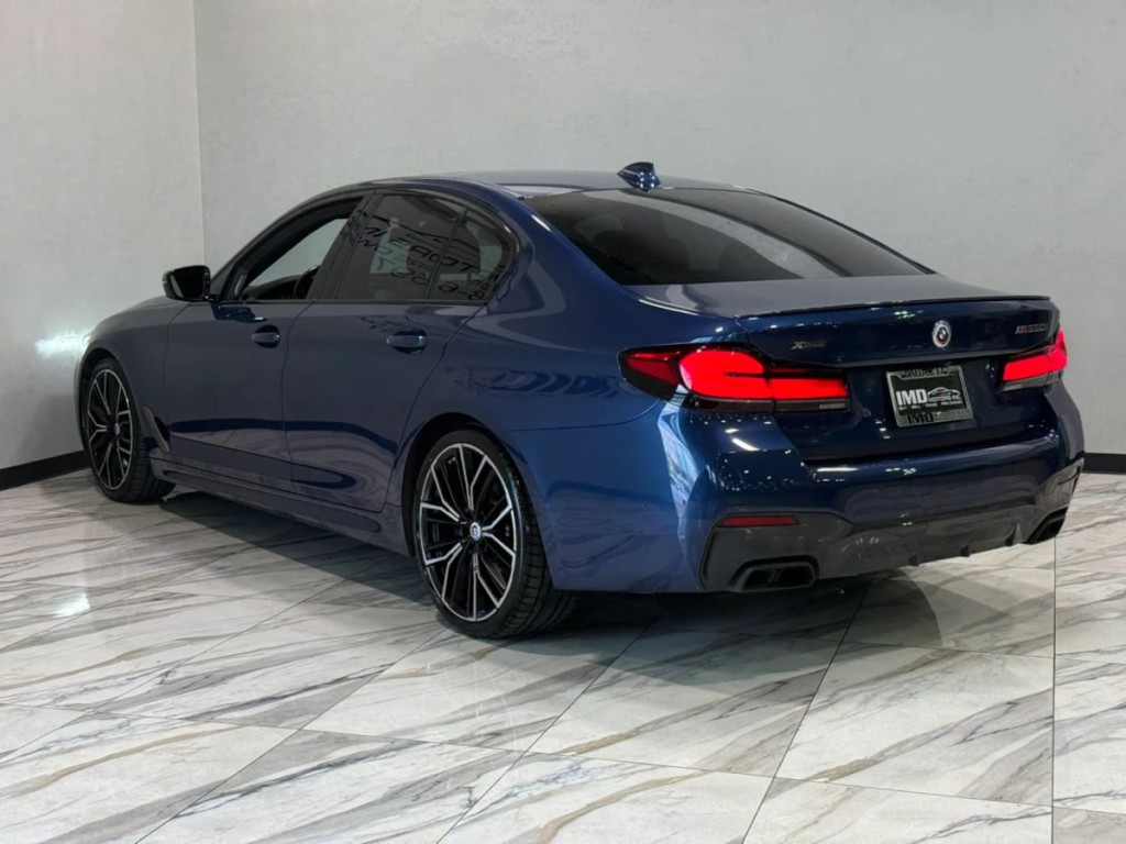 2023 BMW 5 Series Image 8