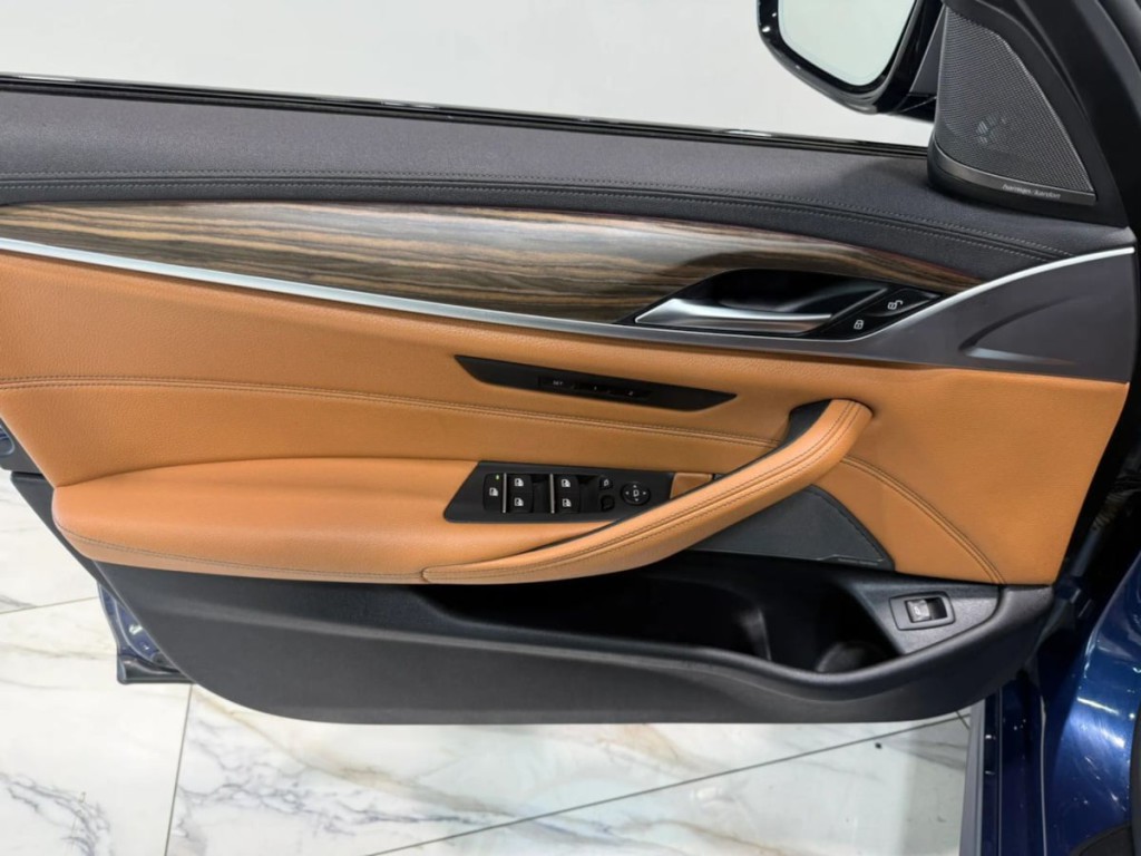 2023 BMW 5 Series Image 12