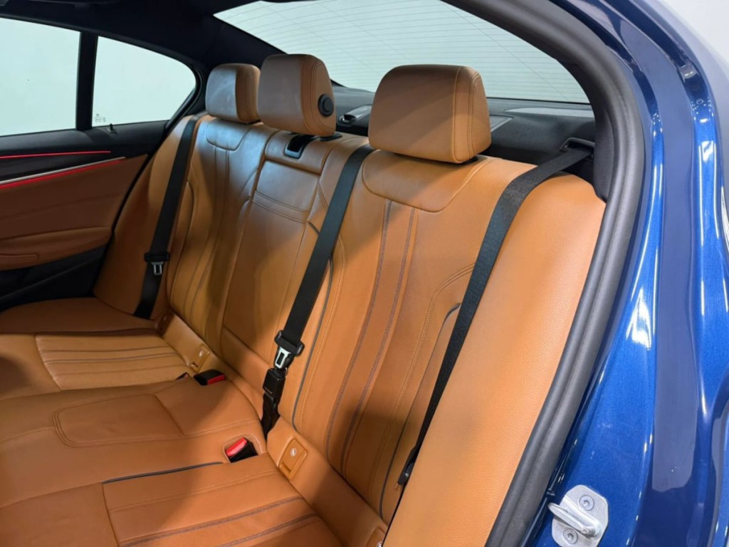 2023 BMW 5 Series Image 25