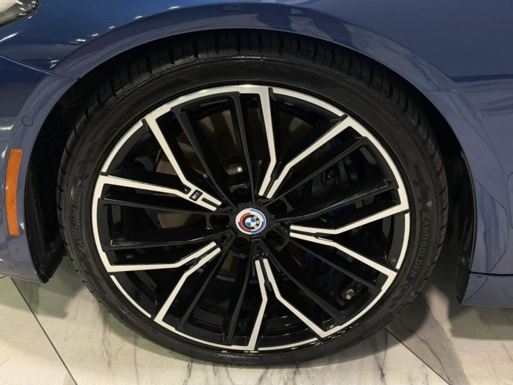 2023 BMW 5 Series Image 32