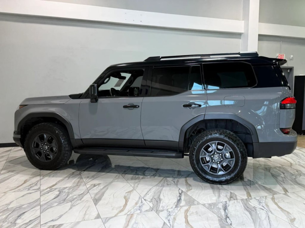 2024 Lexus GX Image 9