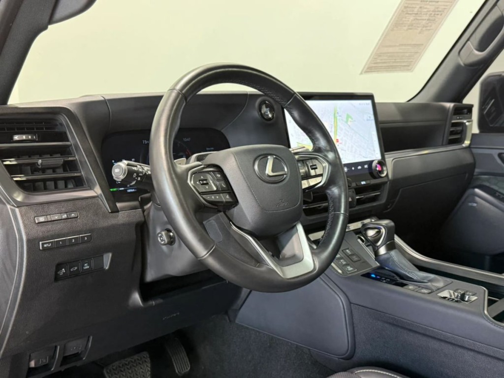2024 Lexus GX Image 14