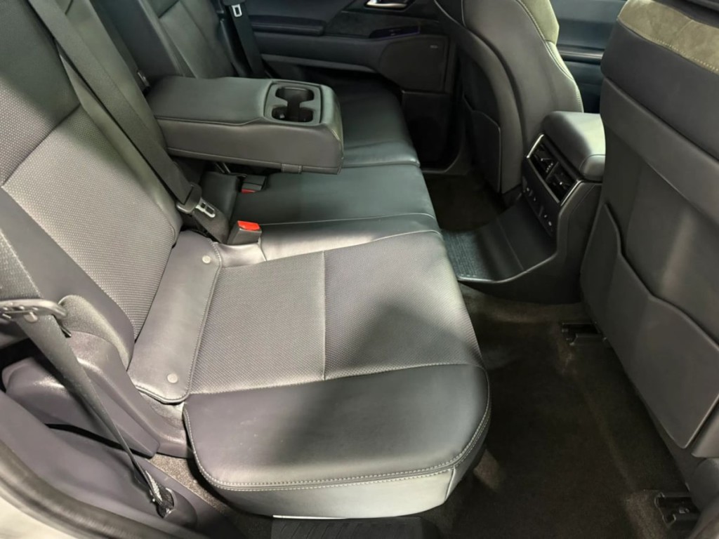 2024 Lexus GX Image 31