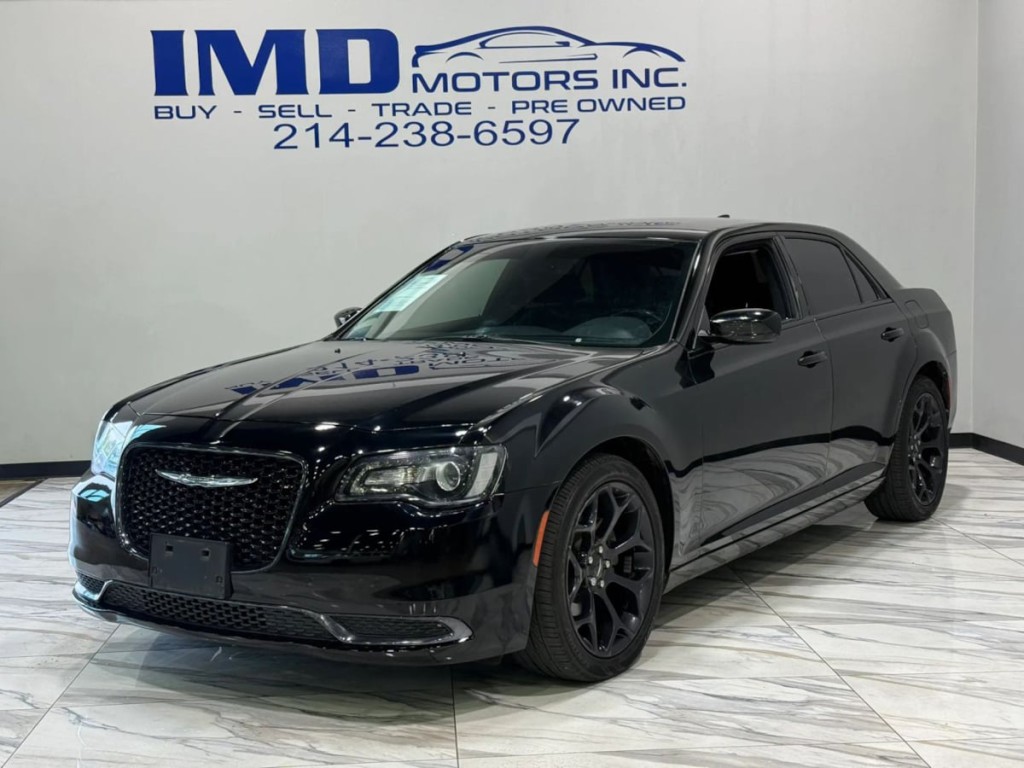 2019 Chrysler 300 Image 1