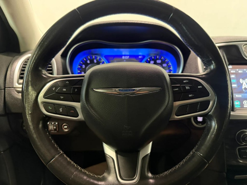 2019 Chrysler 300 Image 13