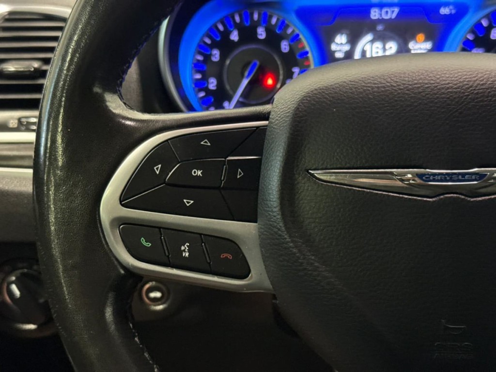 2019 Chrysler 300 Image 14