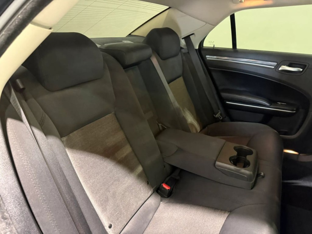 2019 Chrysler 300 Image 27