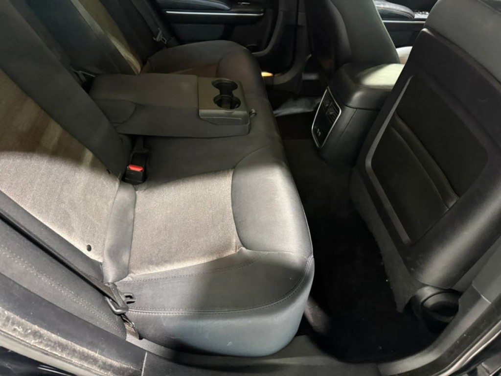 2019 Chrysler 300 Image 28