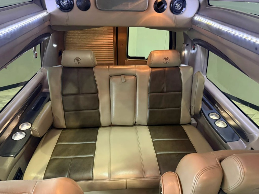 2017 Chevrolet Express Image 26