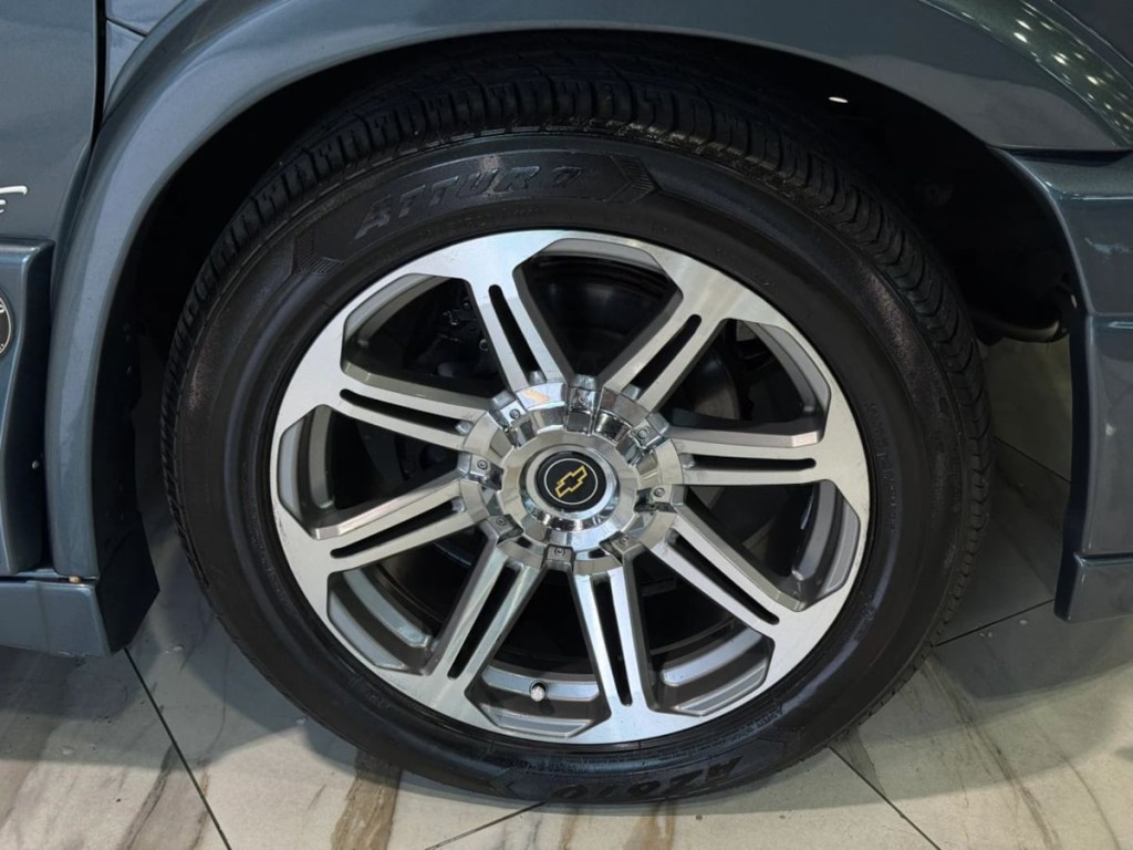 2017 Chevrolet Express Image 30