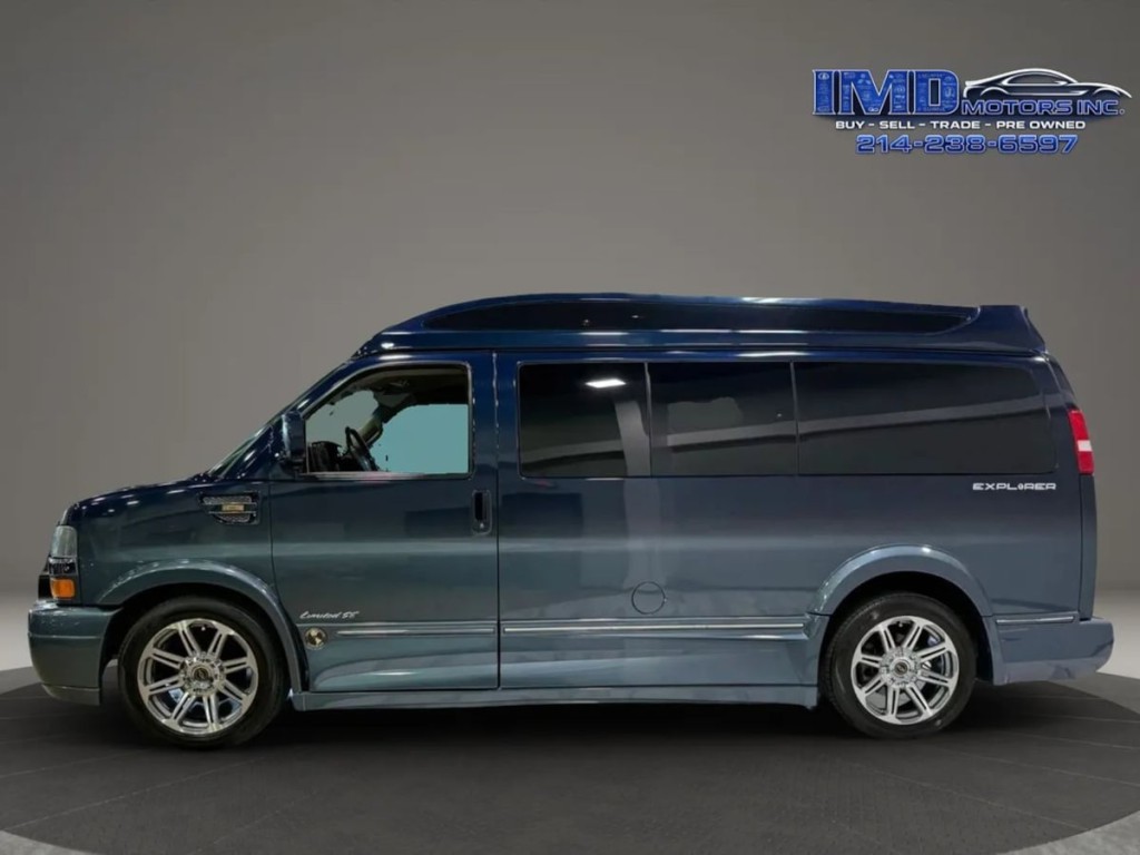 2017 Chevrolet Express Image 9