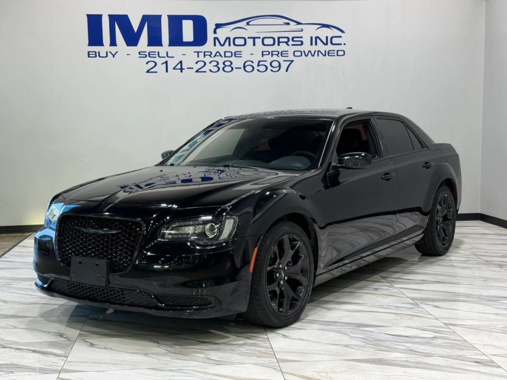 2023 Chrysler 300 Image 1