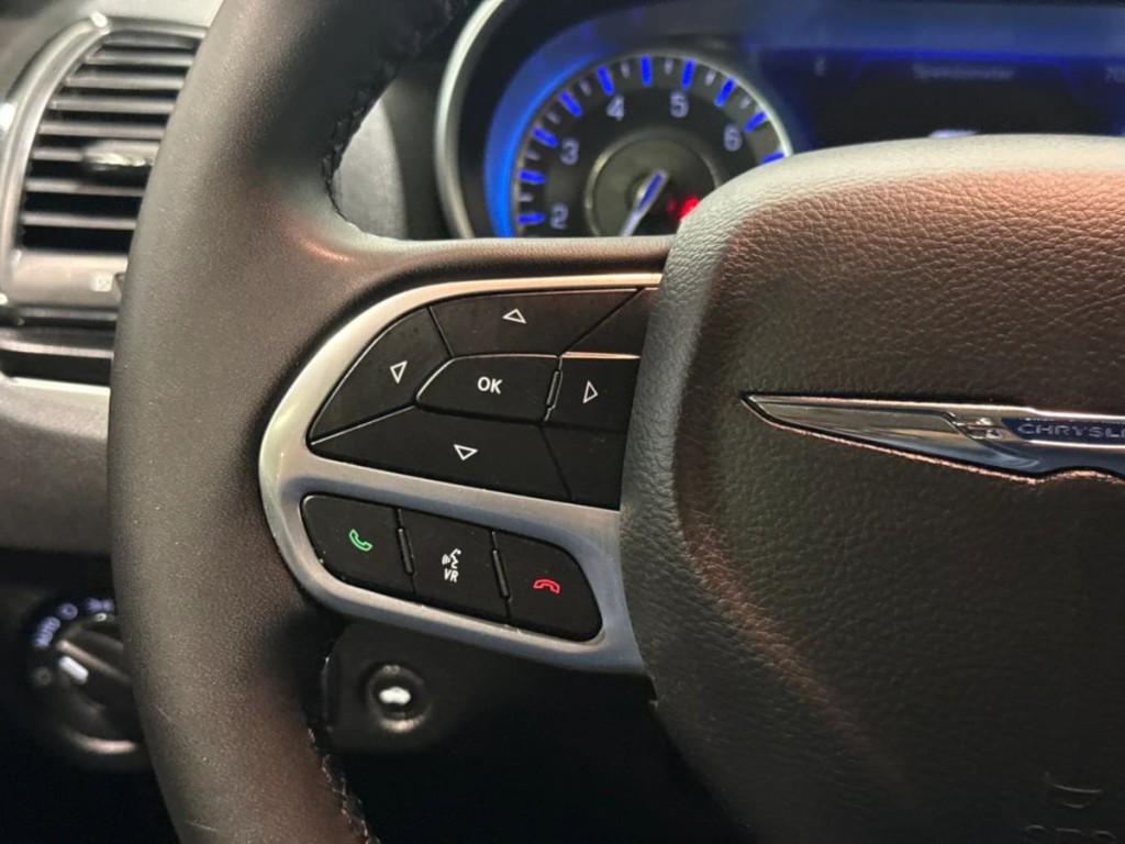 2023 Chrysler 300 Image 14