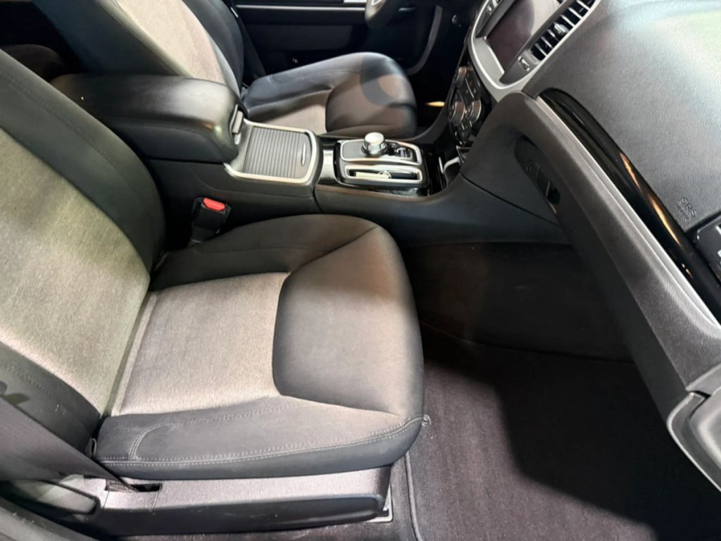 2023 Chrysler 300 Image 25