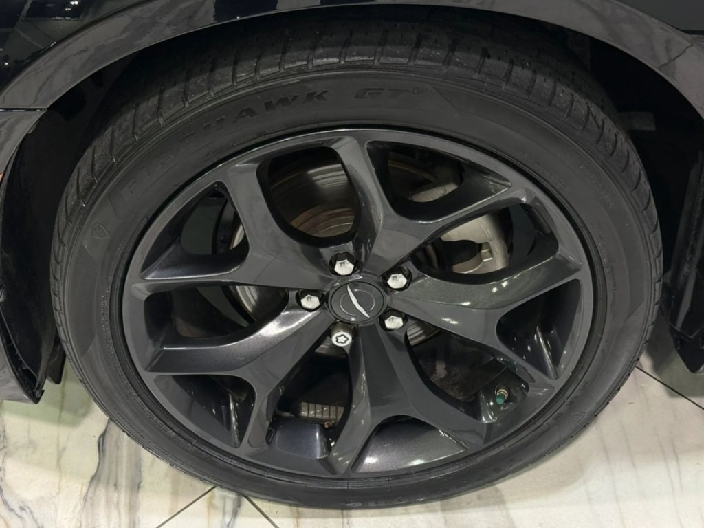 2023 Chrysler 300 Image 28