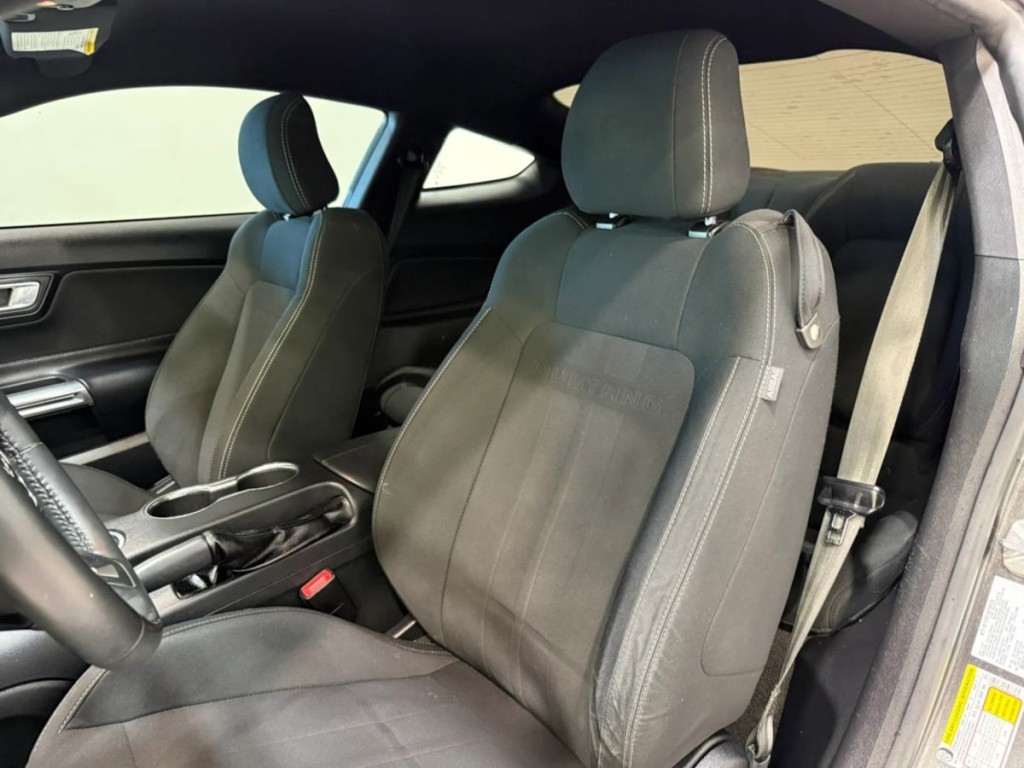 2018 Ford Mustang Image 21