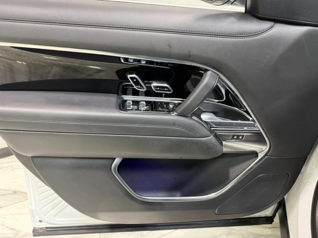 2023 Land Rover Range Rover Image 12