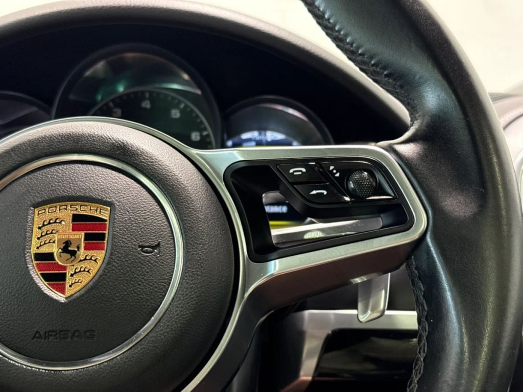 2017 Porsche Cayenne Image 16