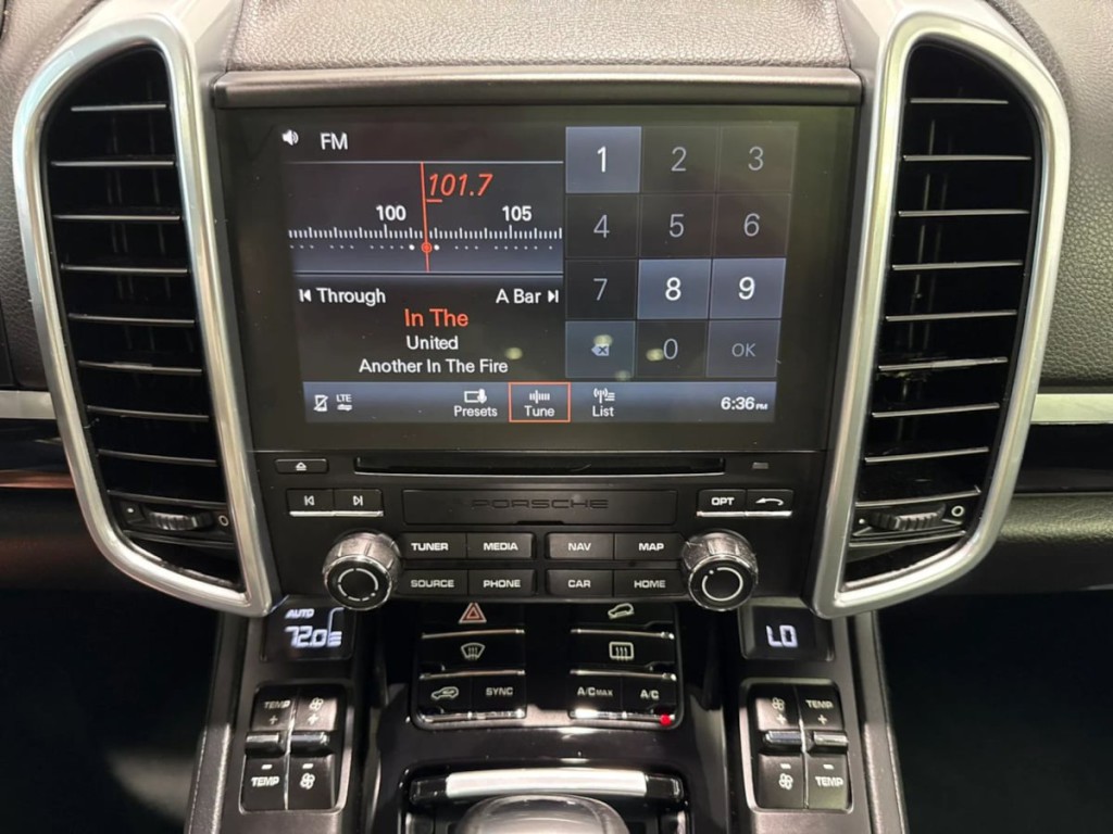2017 Porsche Cayenne Image 18